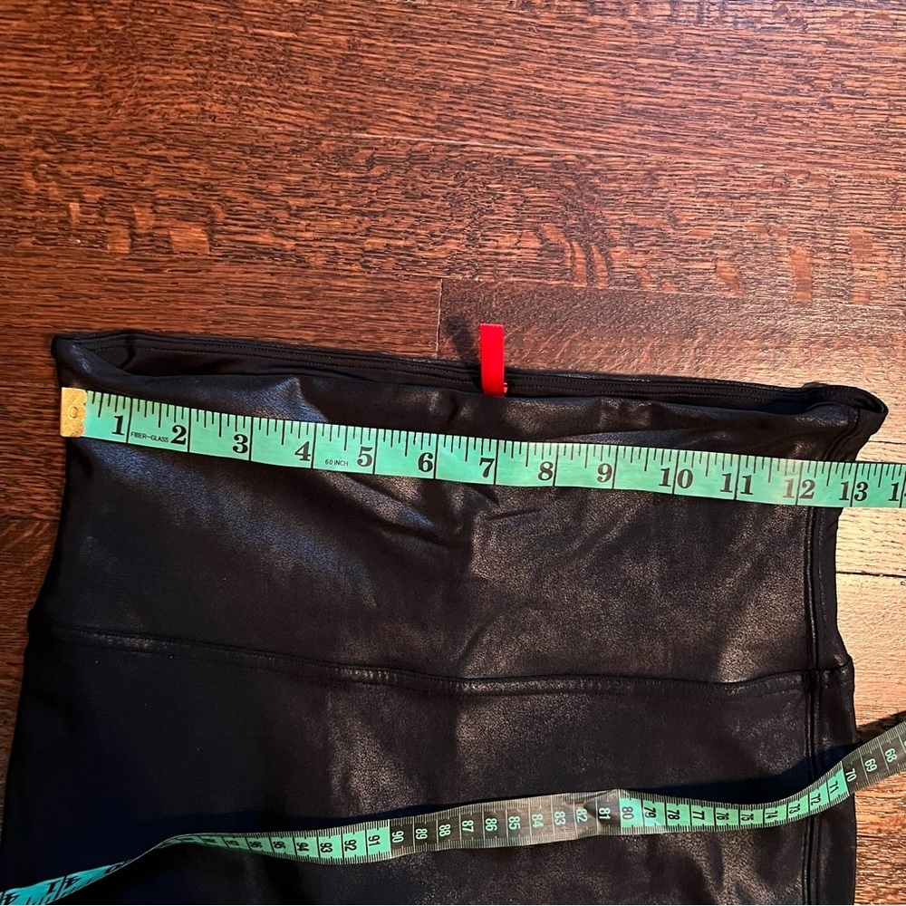 Spanx size large black faux leather look leggings - Picture 4 of 8
